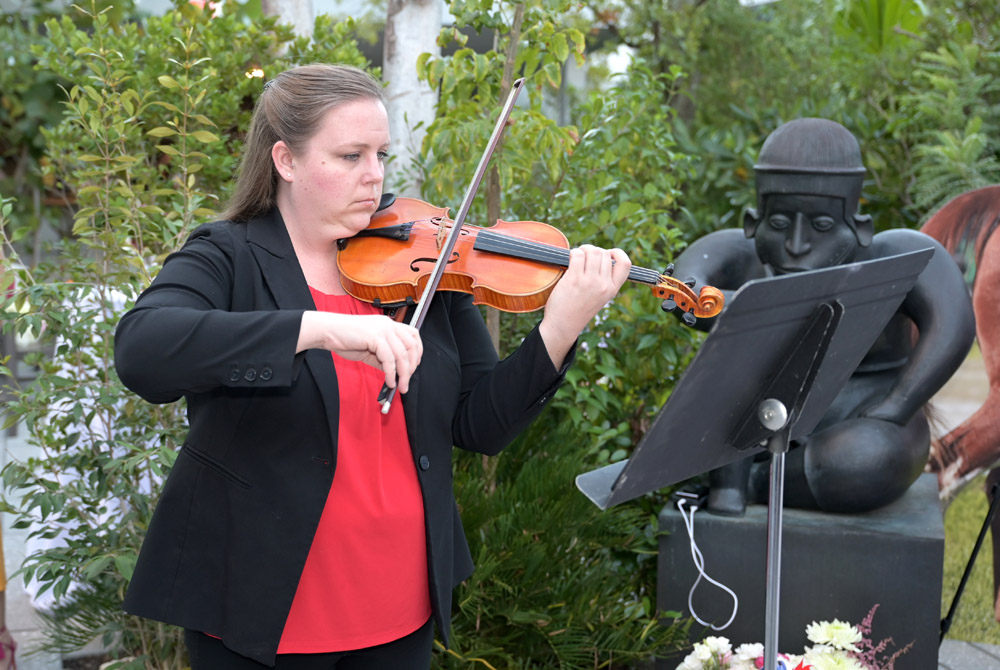 Violinist Kristin Baird