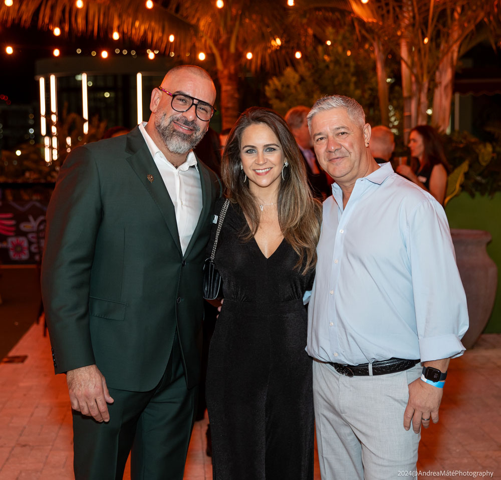 Dr. David Bialski, President, with Barbara & Edman De Leoni