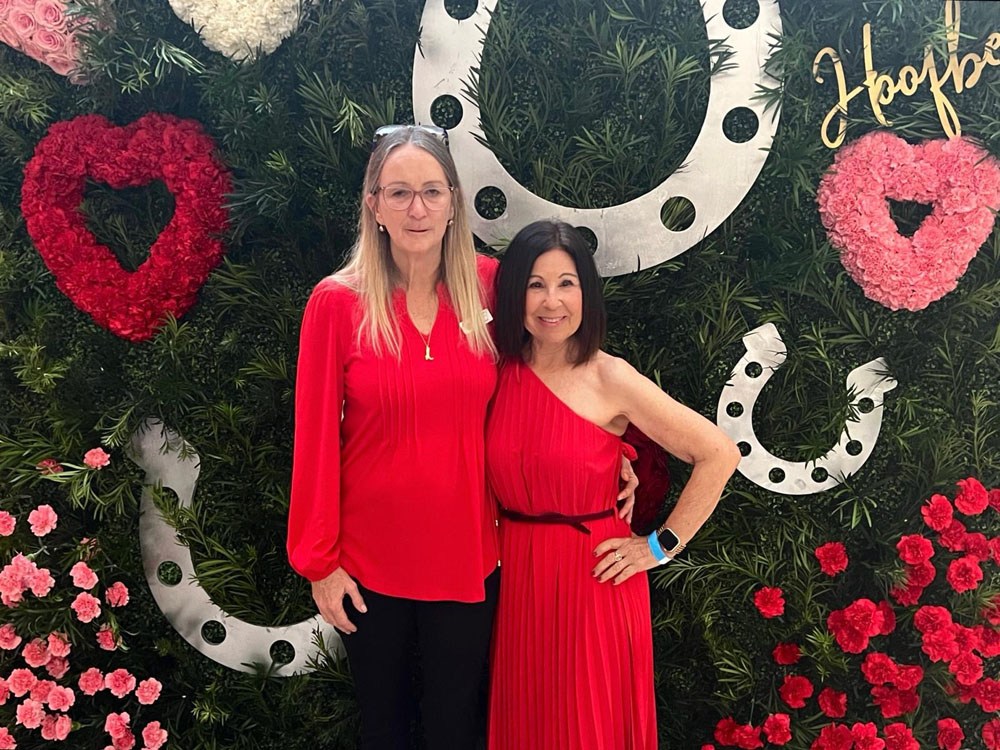 Laurie Waggoner, Founder, with Susie Martell Outreach Çoordinator